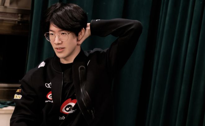 全红婵18岁成人首秀！207C略有瑕疵 无碍预赛第1晋级.