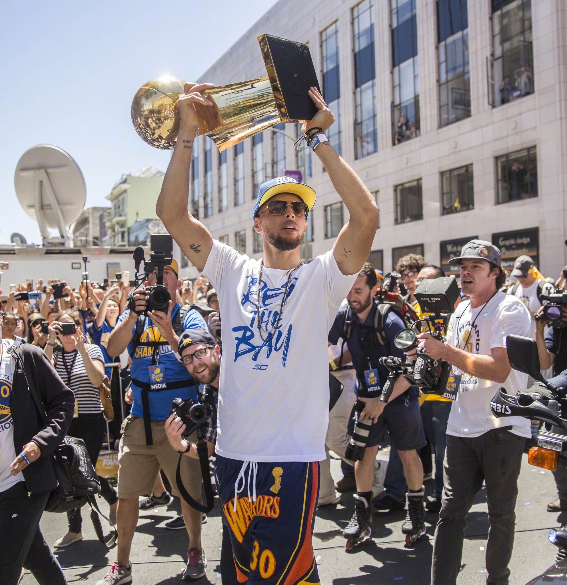 他在队内的 他在队内的