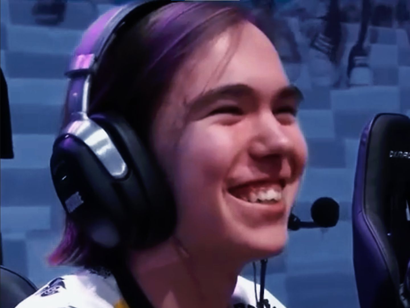 显著强于随 显著强于随